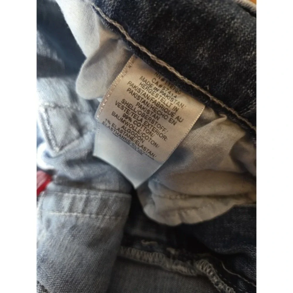 true religion Ricky Relaxed Straight 38x32, Distressed,‎ Holes,